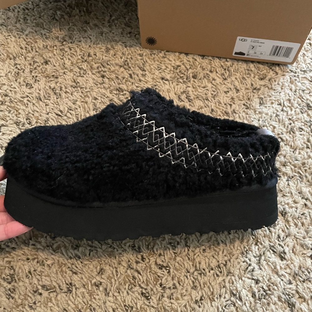 UGG Women's Black Fuzzy Platform Slippers